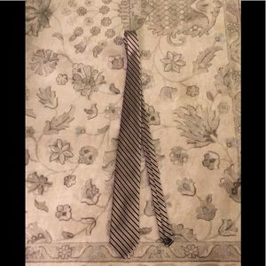 🔥FIRE SALE🔥 Nautica Black and Gold Stripe Tie